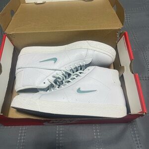 Nike SB Blazer Mid Premium White Glacier